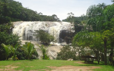 O melhor programa do mundo é visitar a Cachoeira do Urubu