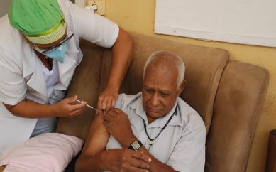 Idosos do Laiite são vacinados contra gripe