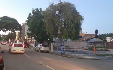 O centro comercial de Pedro Leopoldo continua na rua Principal, mas… é mais