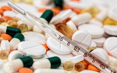 Pesquise ao comprar remédios em PL; preços podem cair 50% entre uma farmácia e outra