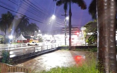 Nunca choveu tanto em trinta anos na região metropolitana. Acompanhe as atualizações