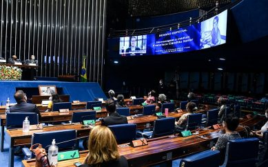 Senado presta homenagem a Chico Xavier