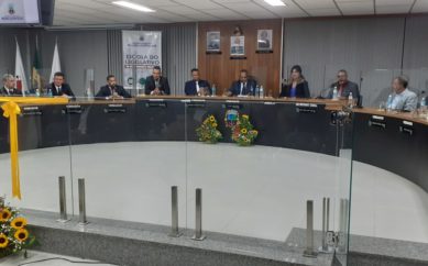 Câmara de PL inaugura novo plenário e Escola do Legislativo
