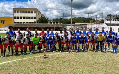 Futebol Solidário: muitos gols e 250 brinquedos para as crianças de PL