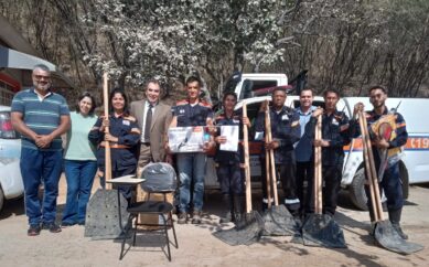 Grupo Borges doa material de combate a incêndio para a Defesa Civil de Pedro Leopoldo