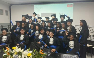 Alunos da EFG-FPL celebram Colação de Grau