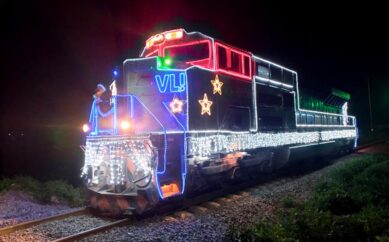 O Natal chega de trem em Pedro Leopoldo nesta quarta