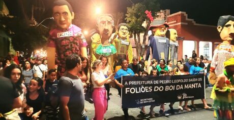 Boi da Manta arrasta milhares de foliões e aquece aniversário de PL