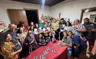 Livro sobre o Grupo Deu Palla é lançado em BH e Confins